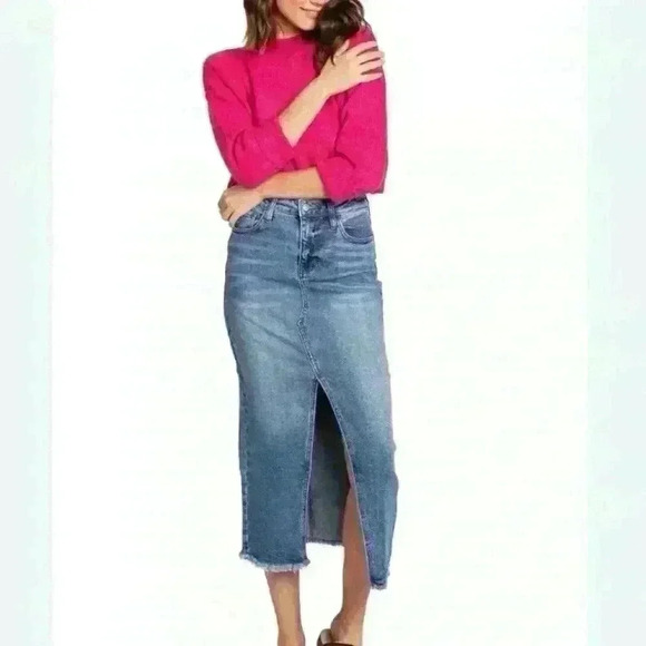 NWT CELEBRITY PINK Juniors' Denim
Front-Slit Frayed-Hem Midi Skirt size 3/26 - Picture 3 of 10